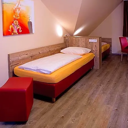 Hotell Landgasthof Schwarzes Ross 3*