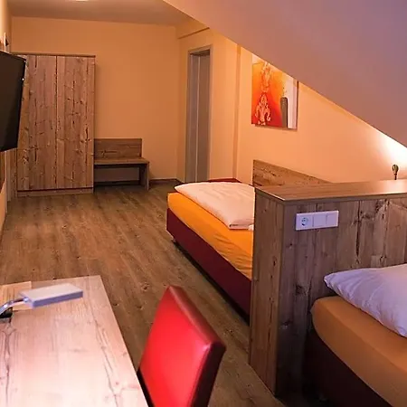 Hotell Landgasthof Schwarzes Ross 3*