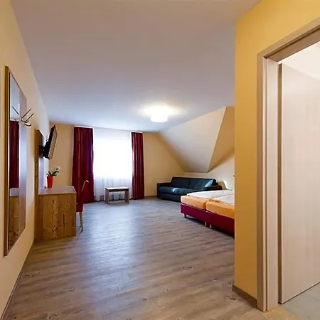 Hotell Landgasthof Schwarzes Ross 3*